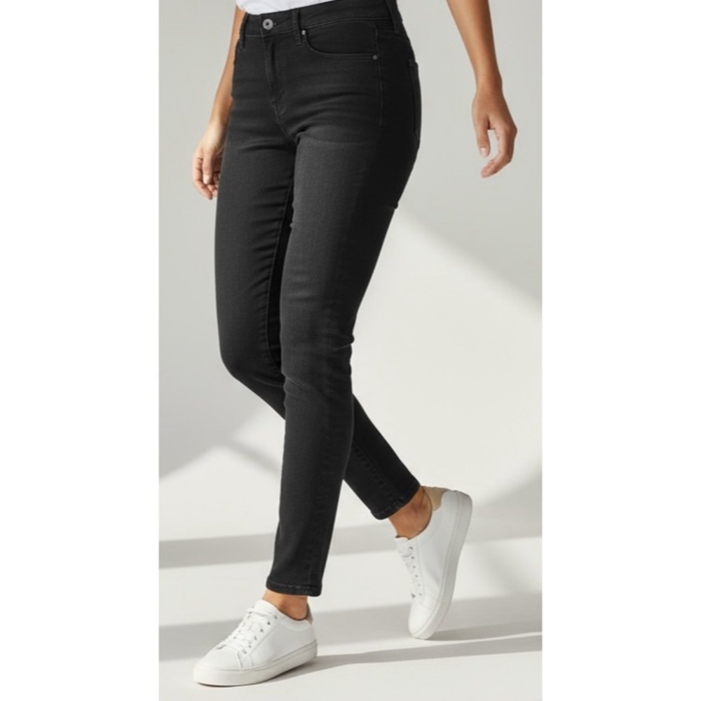 Jones New York Size 8 Faded Black Essex Skinny Jeans